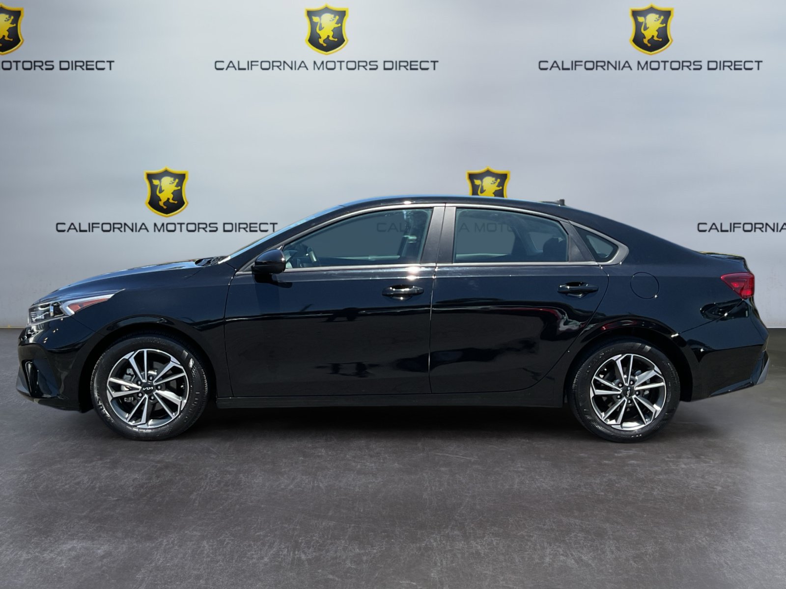 Used 2023 Kia Forte LXS FWD image 8