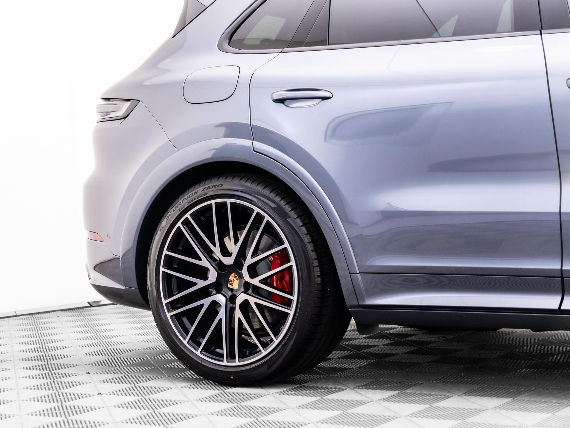 New 2027 Porsche Cayenne GTS AWD/4WD image 35