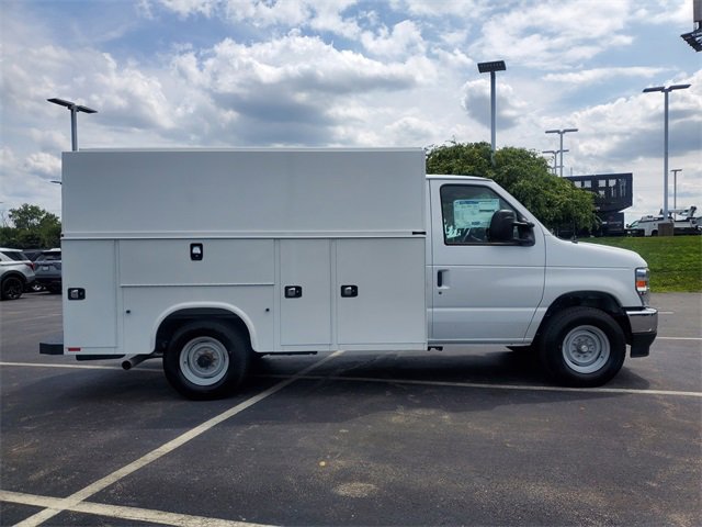 New 2026 Ford E-350 and Econoline 350 Super Duty w/ Power Equipment Group image 4