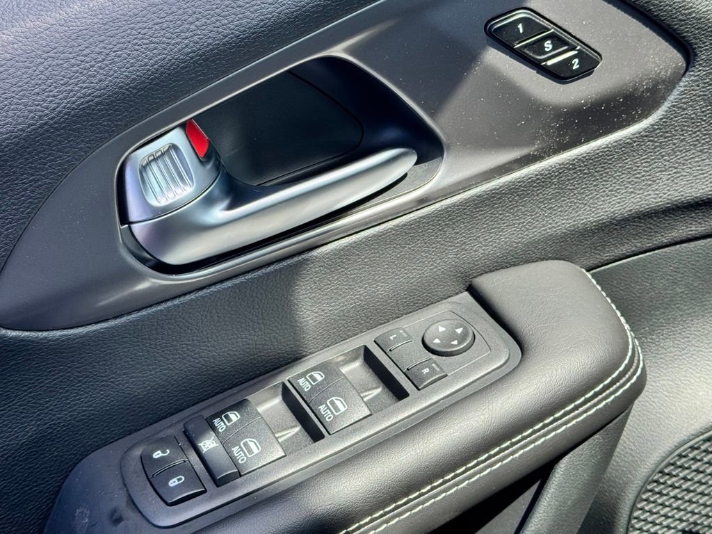 New 2026 Chrysler Pacifica Select image 24