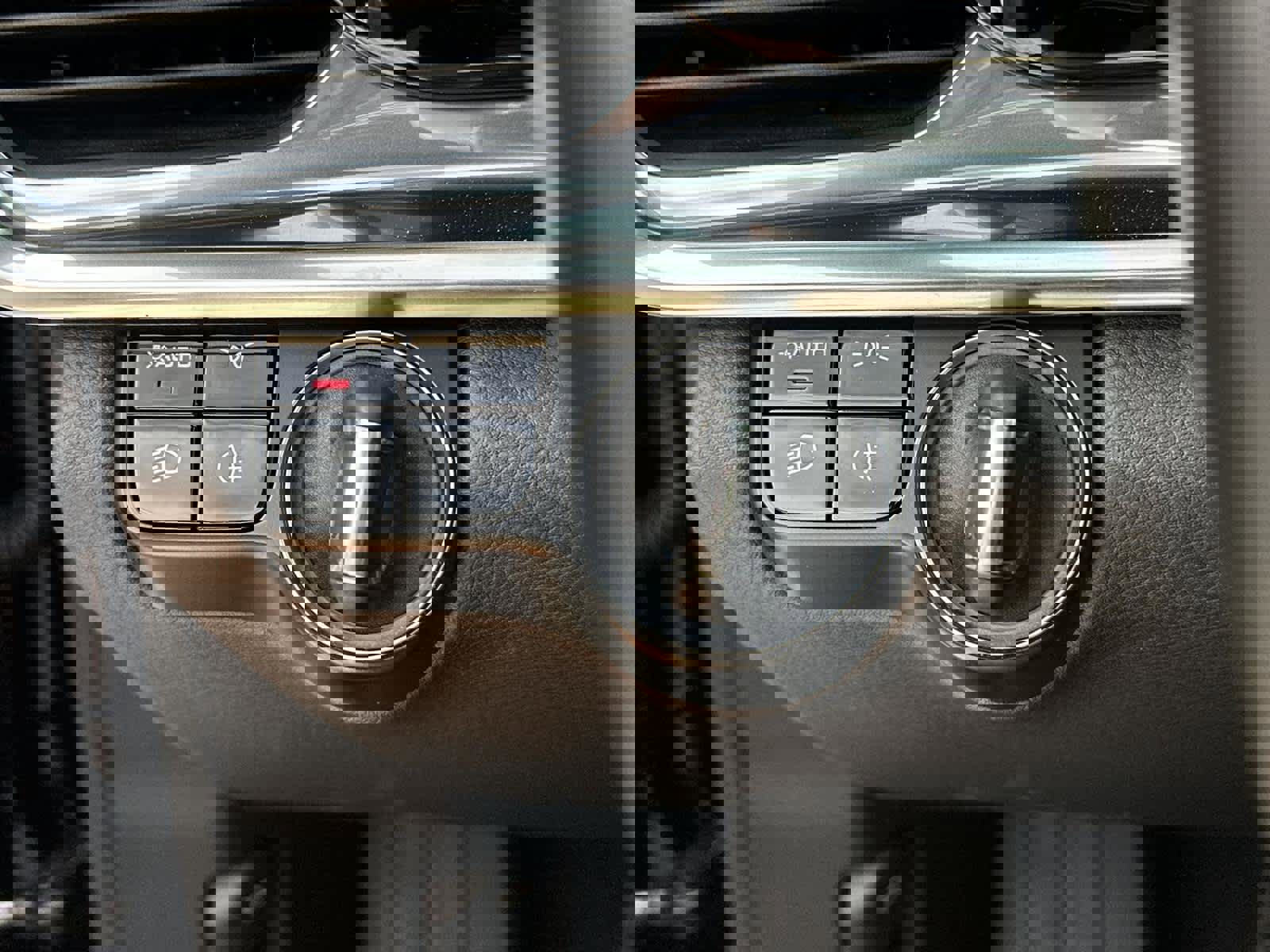 Used 2020 Porsche Panamera 4 image 30