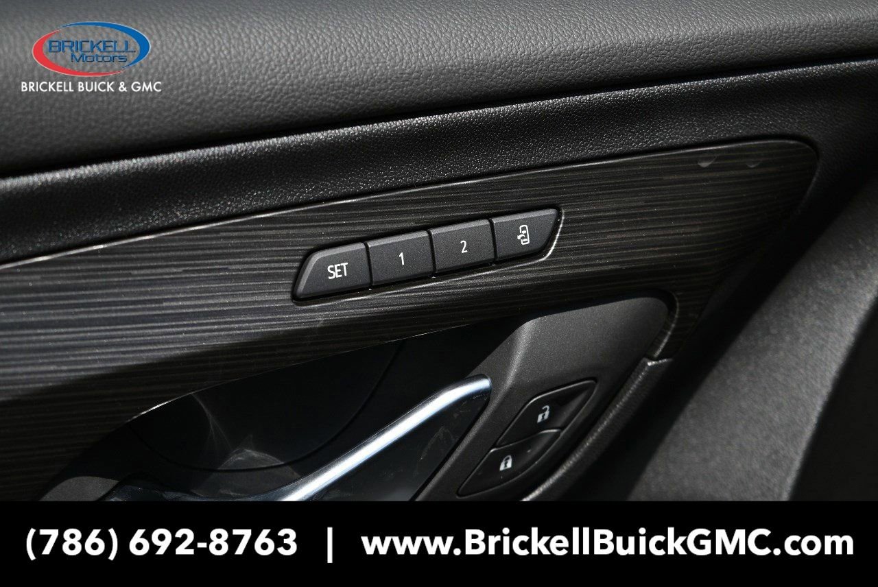 New 2024 GMC Terrain SLT w/ Elevation Edition image 27