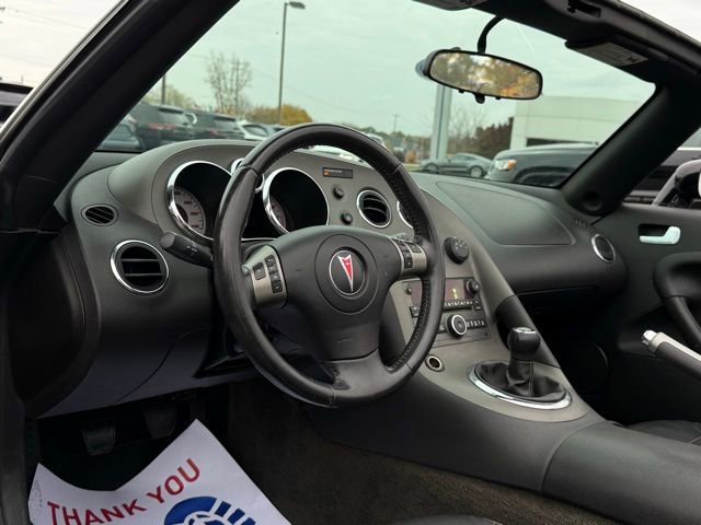 Used 2006 Pontiac Solstice Convertible w/ Premium Package image 13