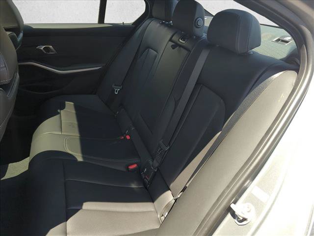 Used 2025 BMW 330i xDrive Sedan w/ Convenience Package AWD/4WD image 15