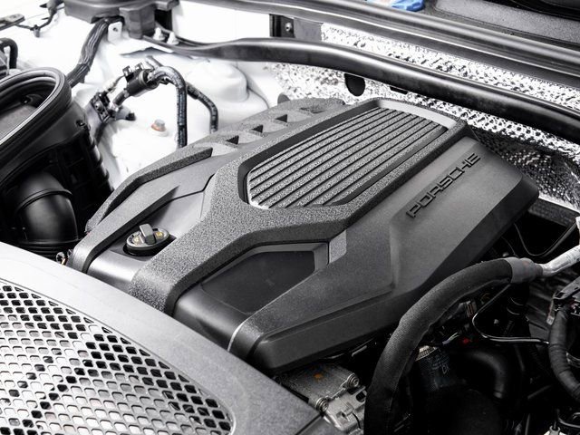 Certified 2025 Porsche Macan image 29