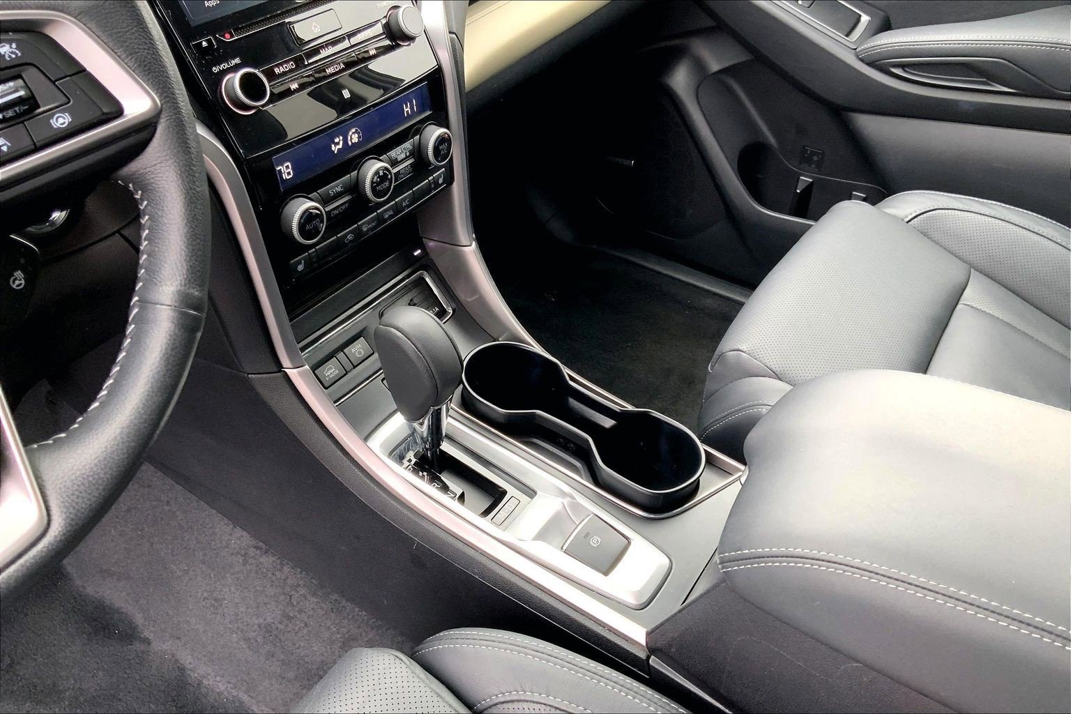 Certified 2022 Subaru Ascent Limited w/ Technology Package image 15