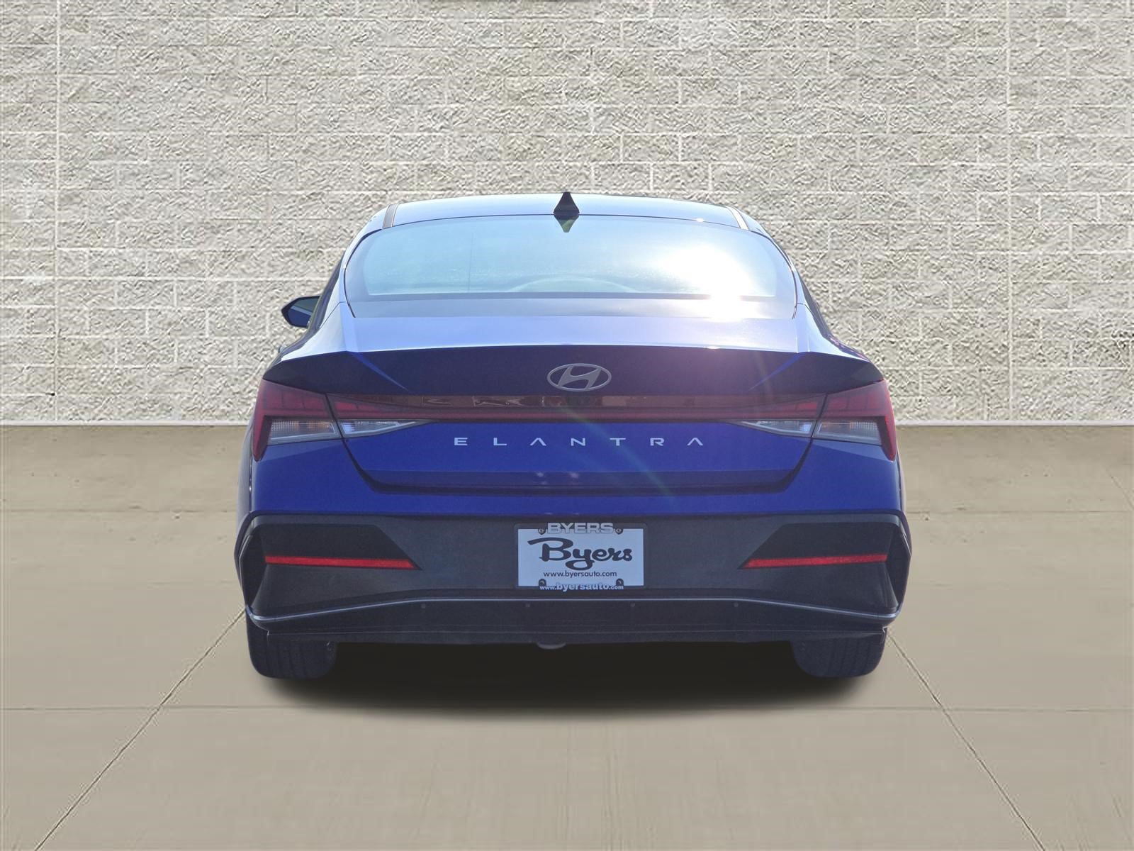 Used 2024 Hyundai Elantra SEL w/ Convenience Package FWD image 6