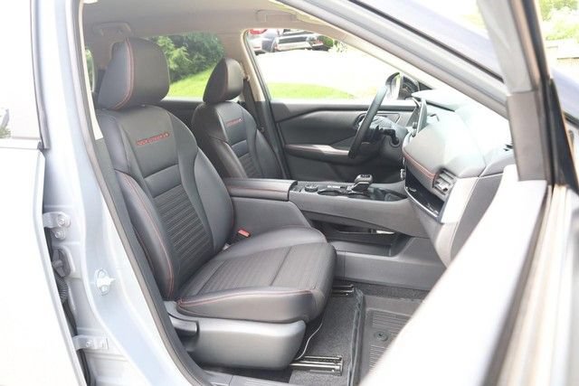 Certified 2025 Nissan Rogue SV AWD/4WD image 24
