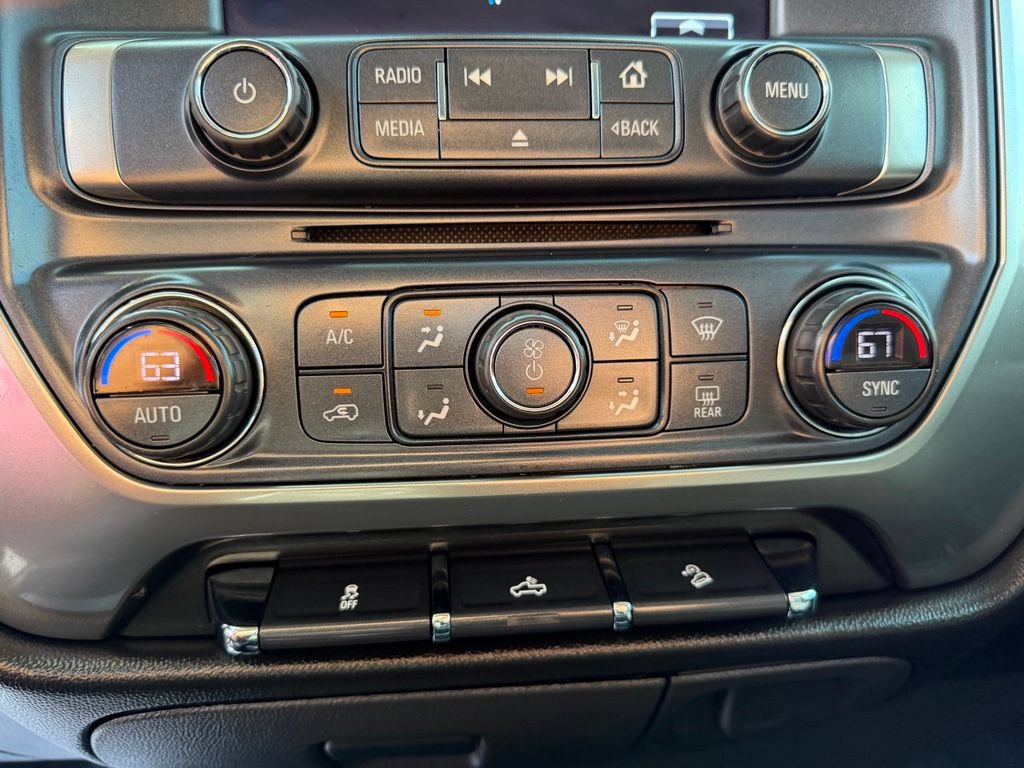 Used 2018 Chevrolet Silverado 1500 LT w/ Texas Edition AWD/4WD image 21