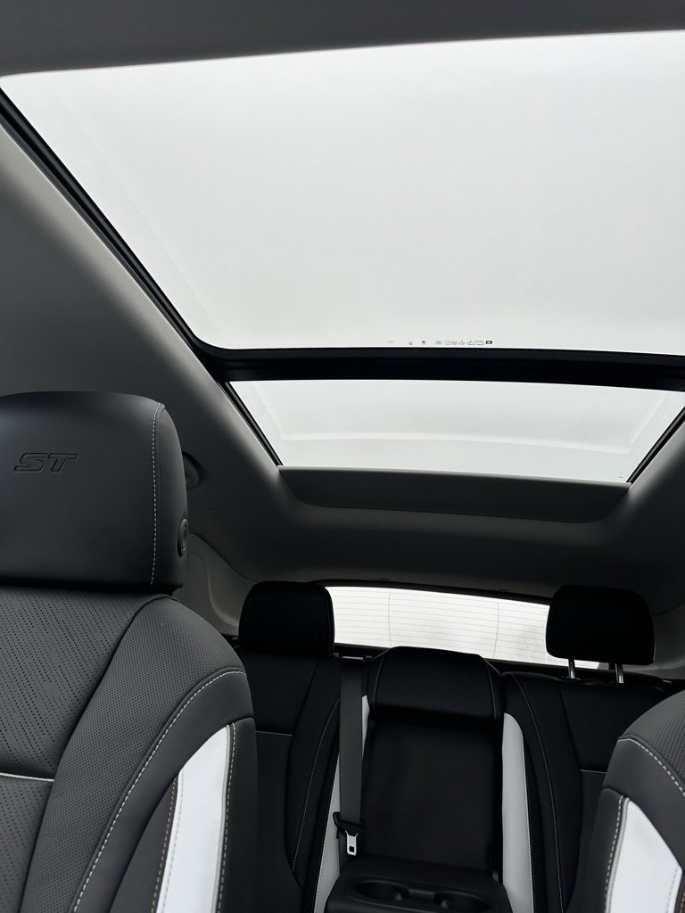 New 2025 Buick Envision Sport Touring image 28