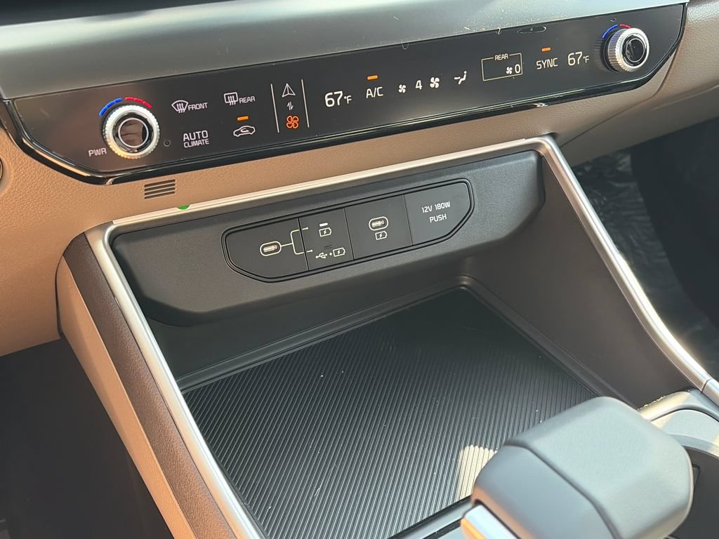 New 2027 Kia Carnival FWD image 21