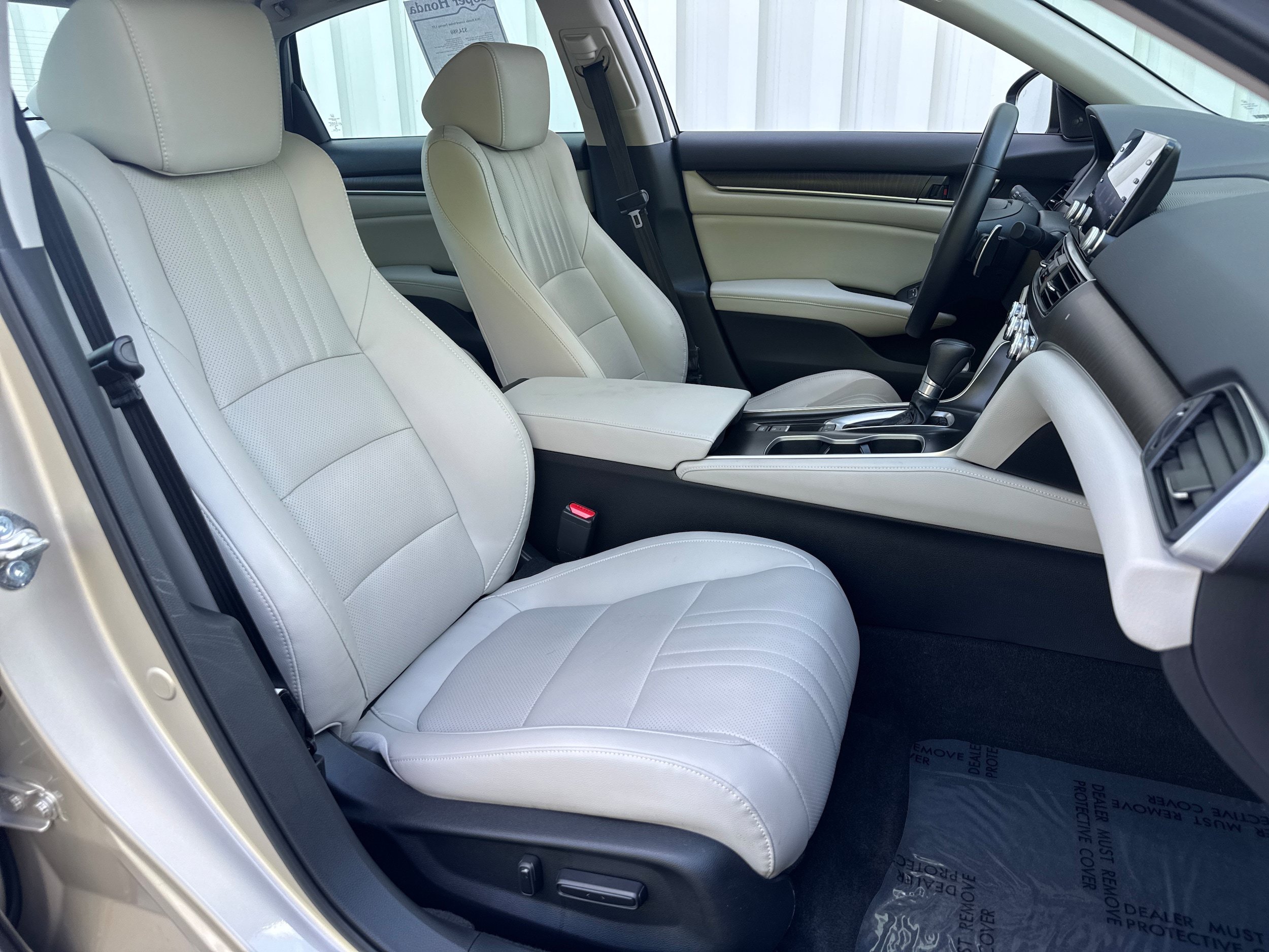 Used 2018 Honda Accord Touring image 14