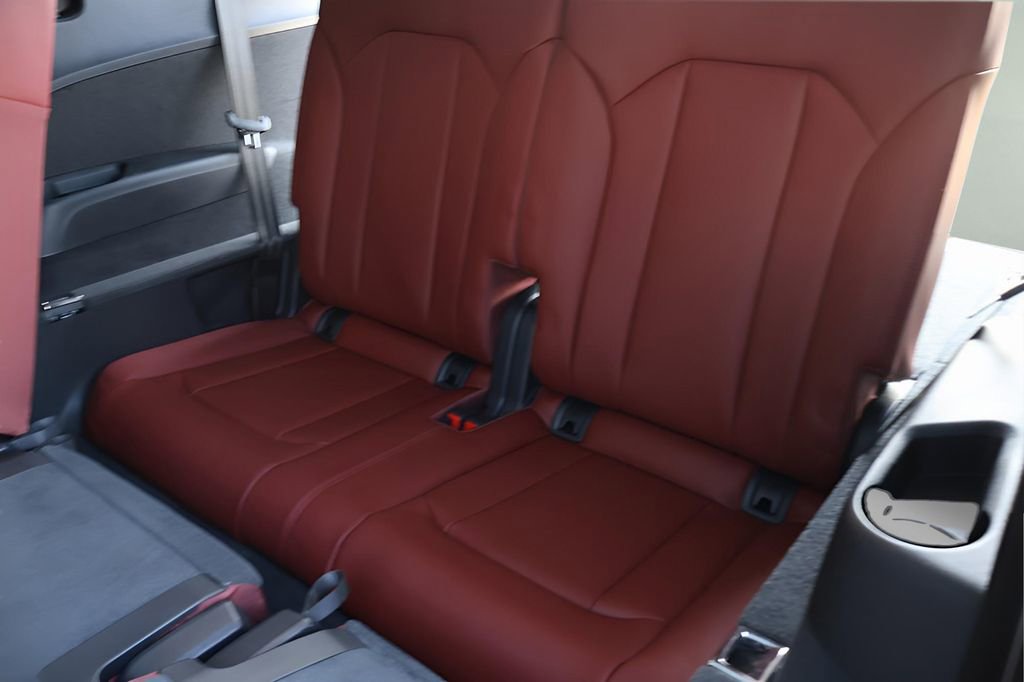 New 2026 Audi SQ7 Premium Plus AWD/4WD image 17