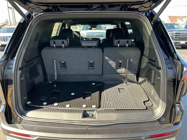New 2026 Chevrolet Traverse LT w/ LPO, Floor Liner Package FWD image 10