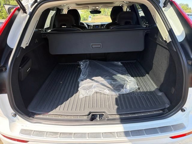 Used 2023 Volvo XC60 B5 Plus w/ Climate Package AWD/4WD image 27