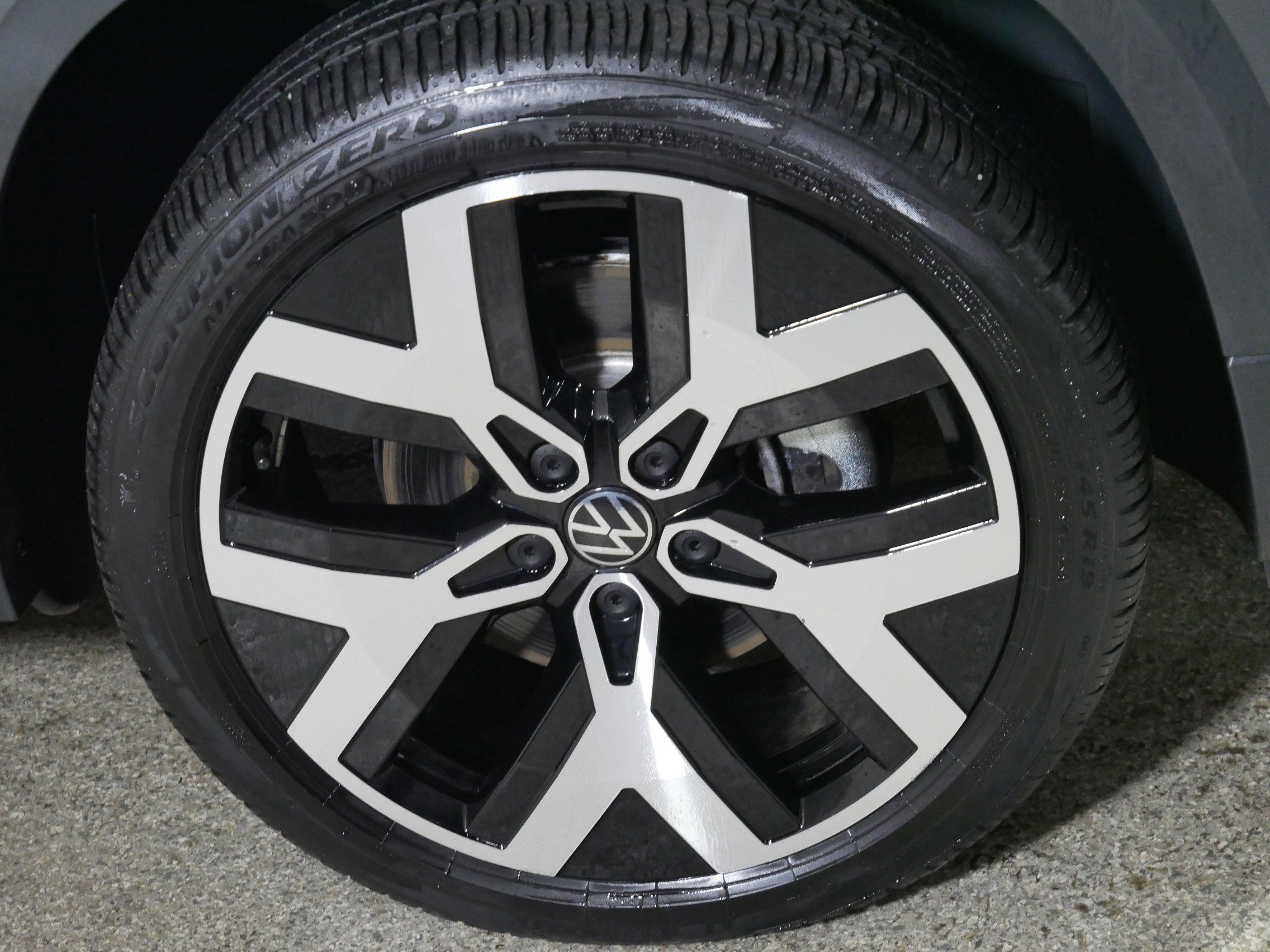 Used 2023 Volkswagen Taos SEL image 15