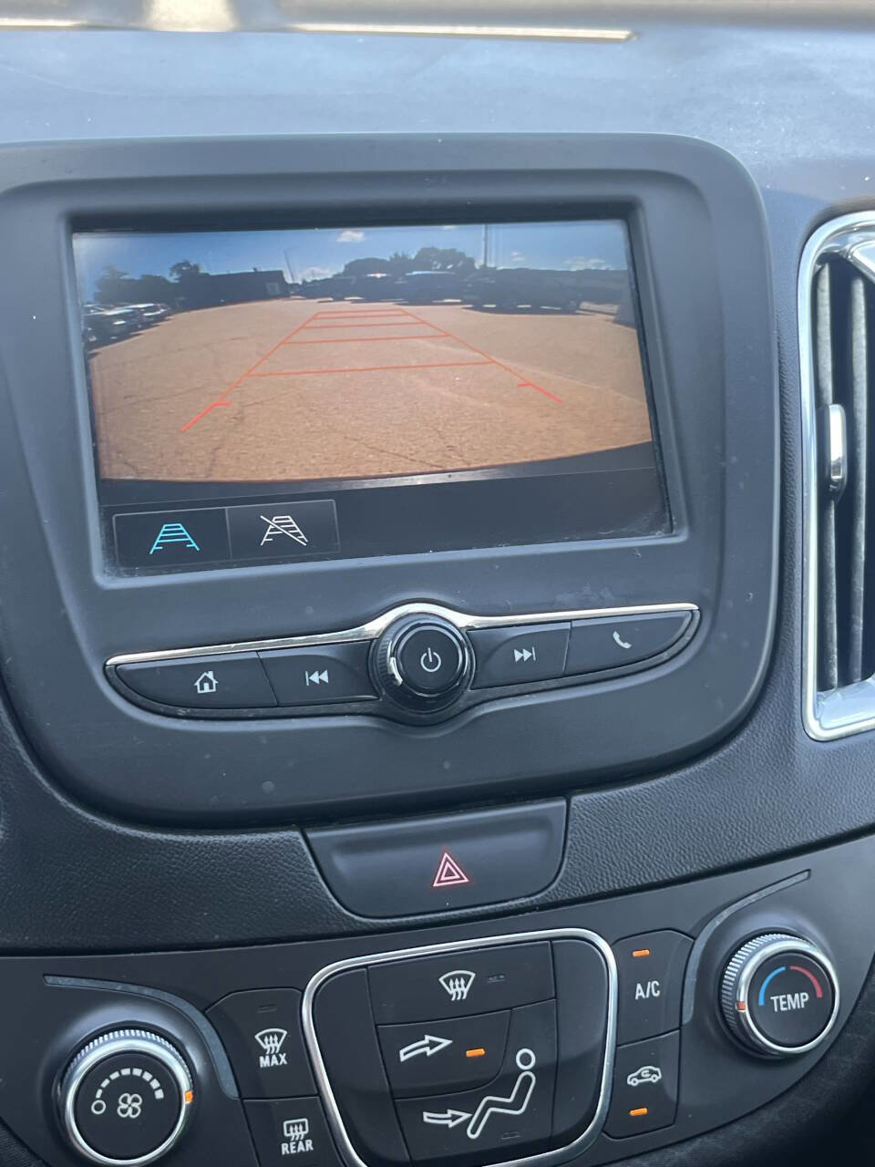 Used 2017 Chevrolet Malibu LT image 29