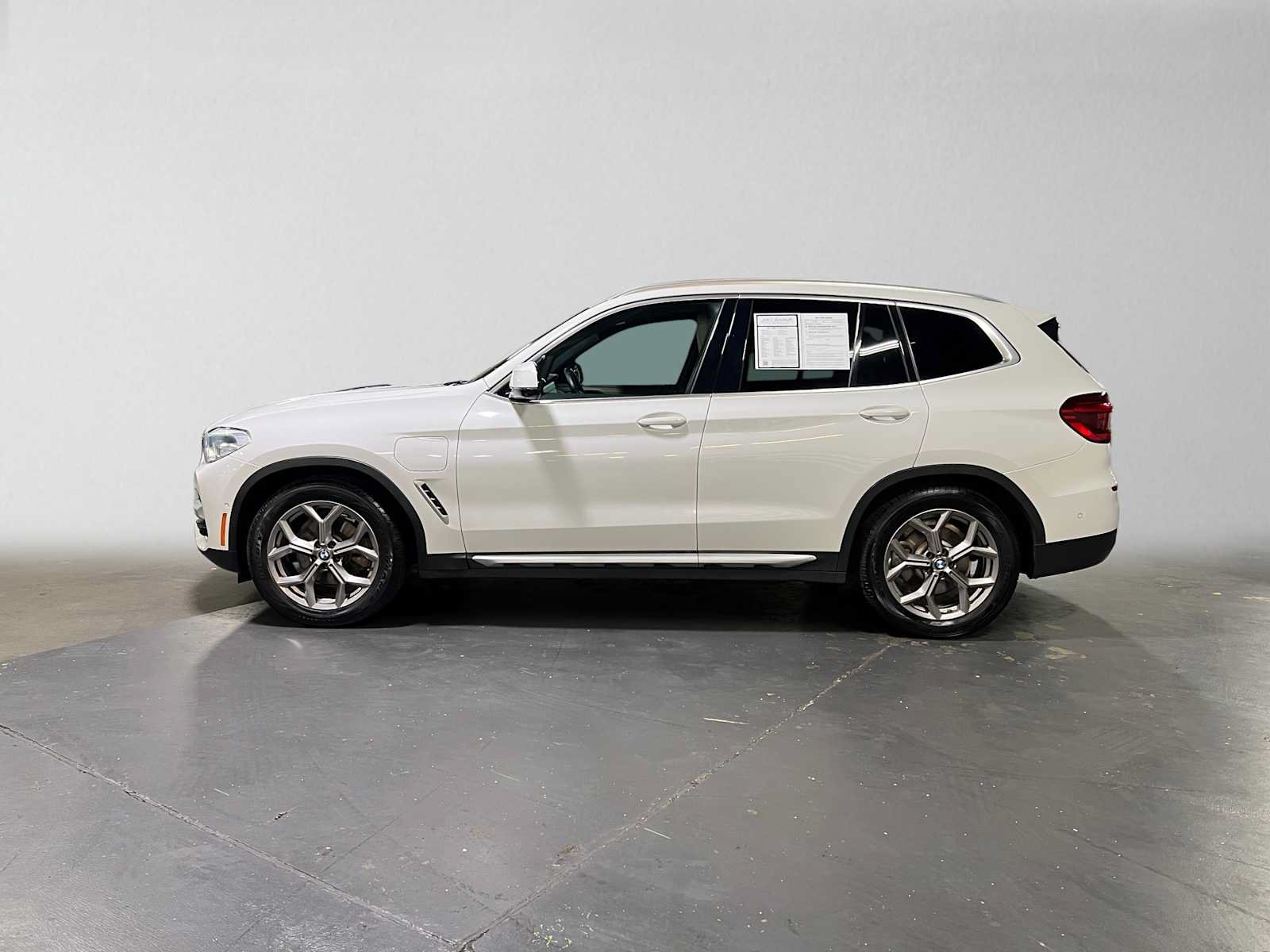 Used 2021 BMW X3 xDrive30e w/ Premium Package AWD/4WD image 6