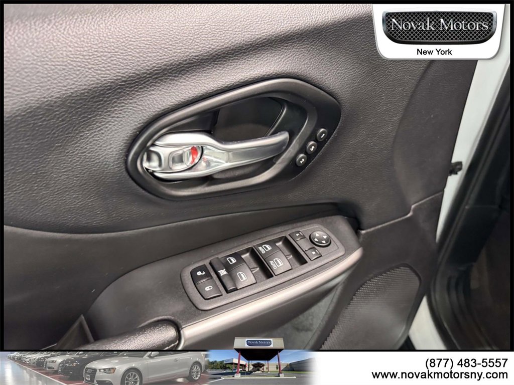 Used 2022 Jeep Cherokee Limited image 13