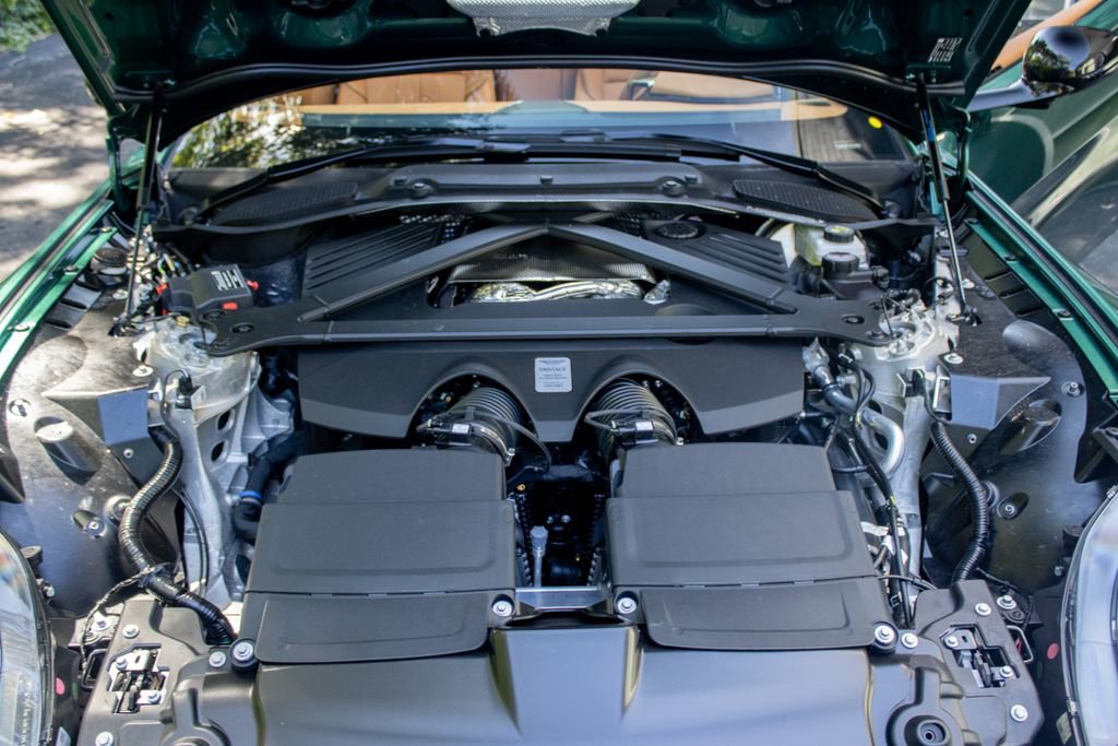 Used 2026 Aston Martin V8 Vantage Coupe image 21