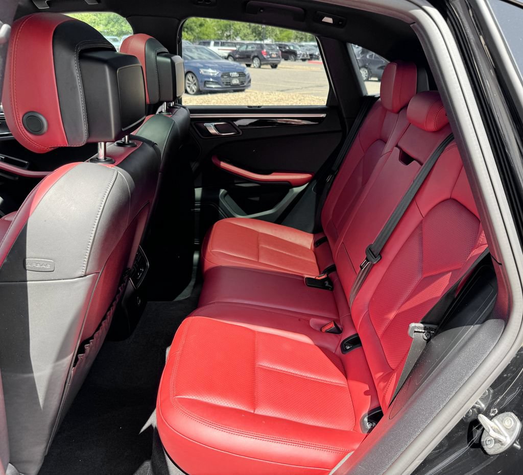 Used 2018 Porsche Macan S AWD/4WD image 28