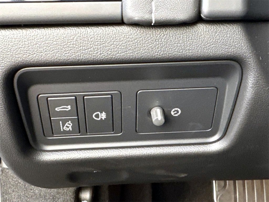 New 2024 Jaguar F-TYPE R image 31