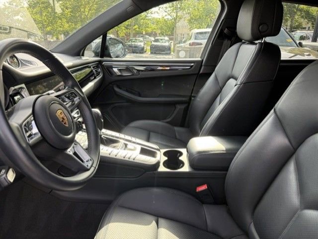 Used 2021 Porsche Macan S AWD/4WD image 3