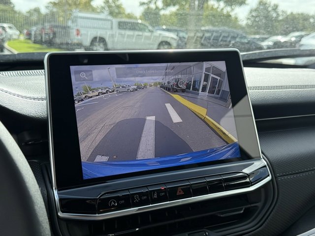 New 2026 Jeep Compass Latitude image 17