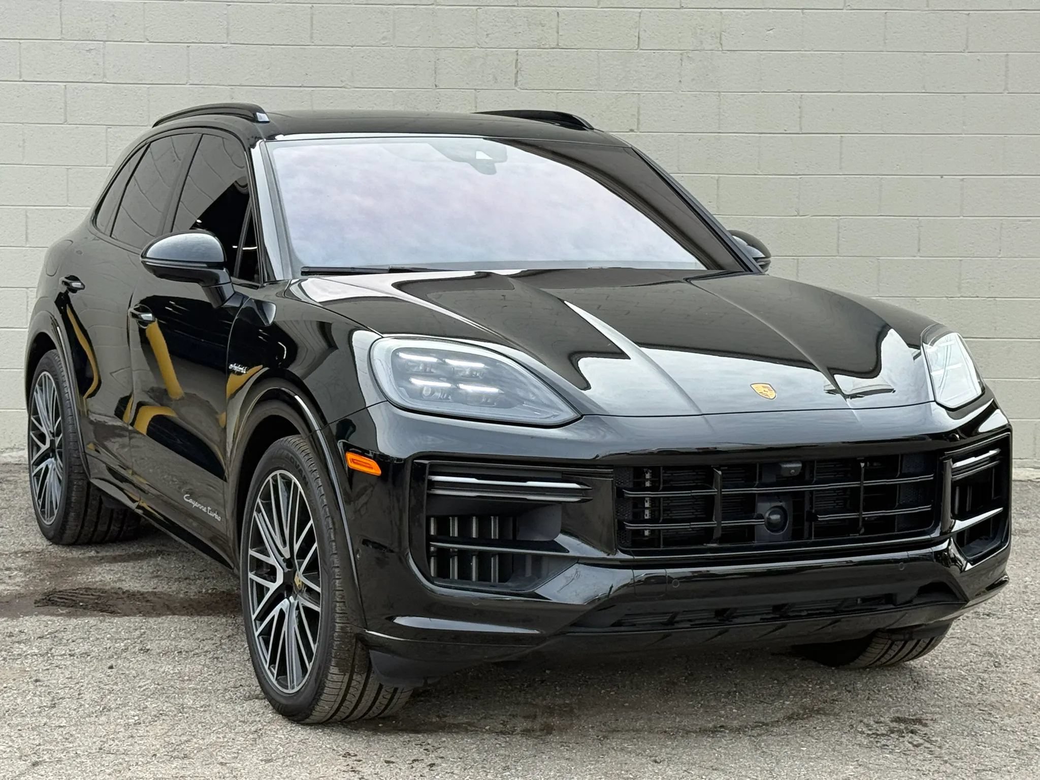 Used 2024 Porsche Cayenne Turbo AWD/4WD image 22