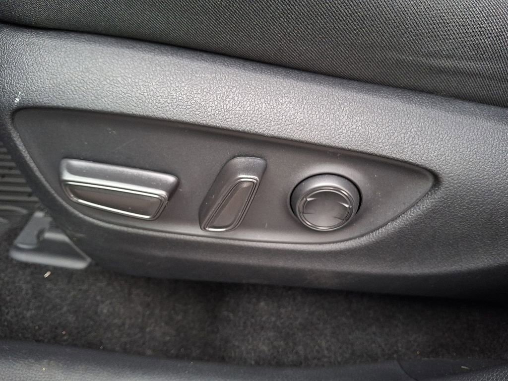 Used 2023 Toyota RAV4 XLE image 10