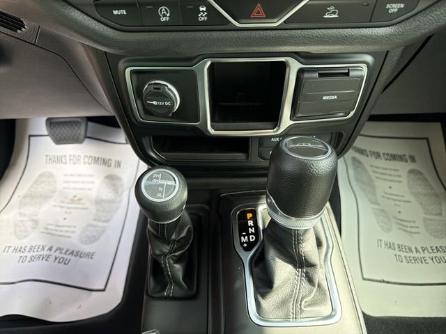 Used 2024 Jeep Gladiator Sport AWD/4WD image 22