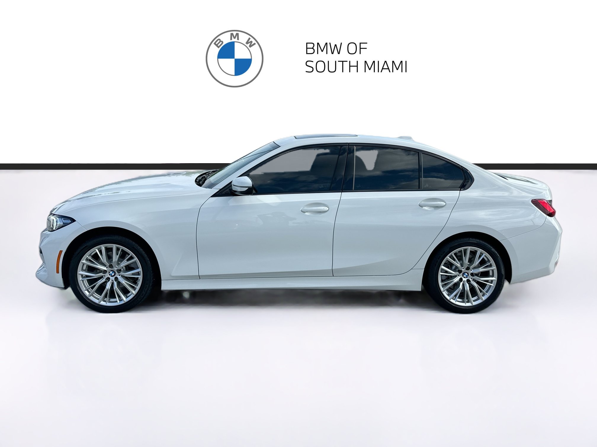 Certified 2023 BMW 330i Sedan RWD image 4