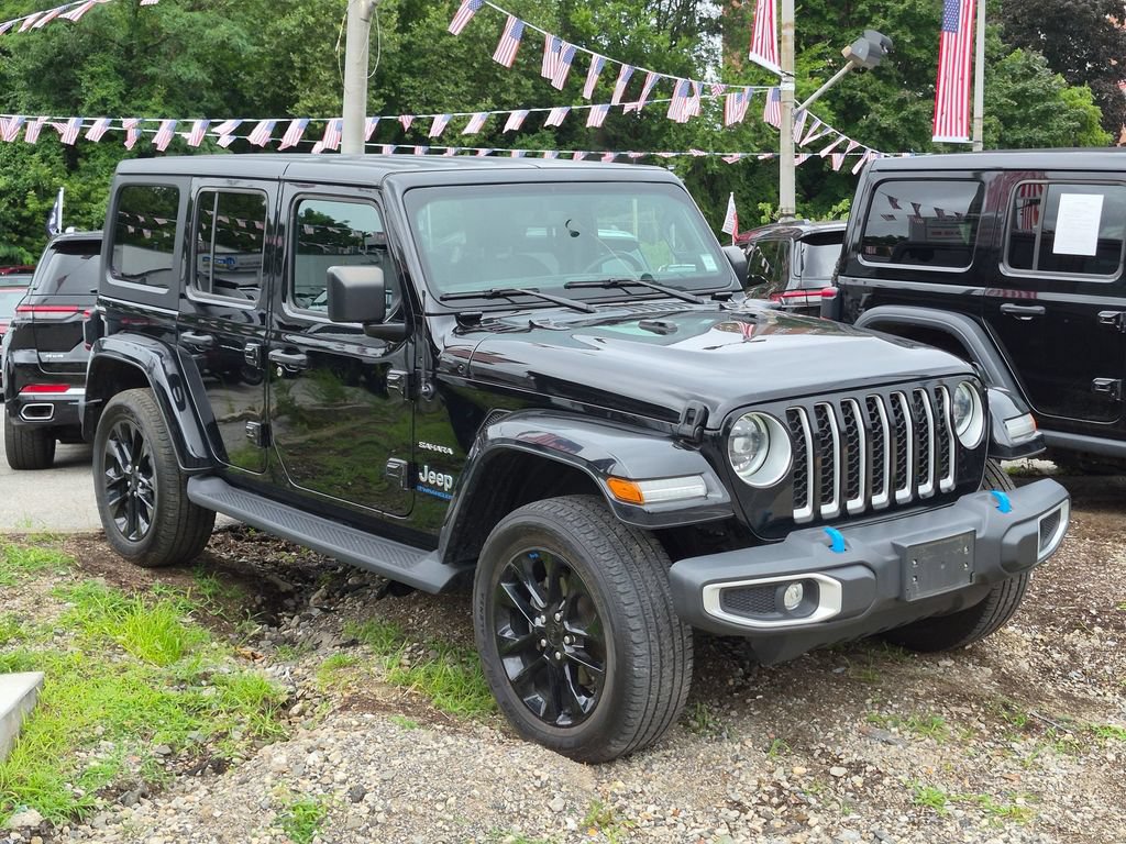 Used 2023 Jeep Wrangler Unlimited Sahara w/ Cold Weather Group AWD/4WD image 4