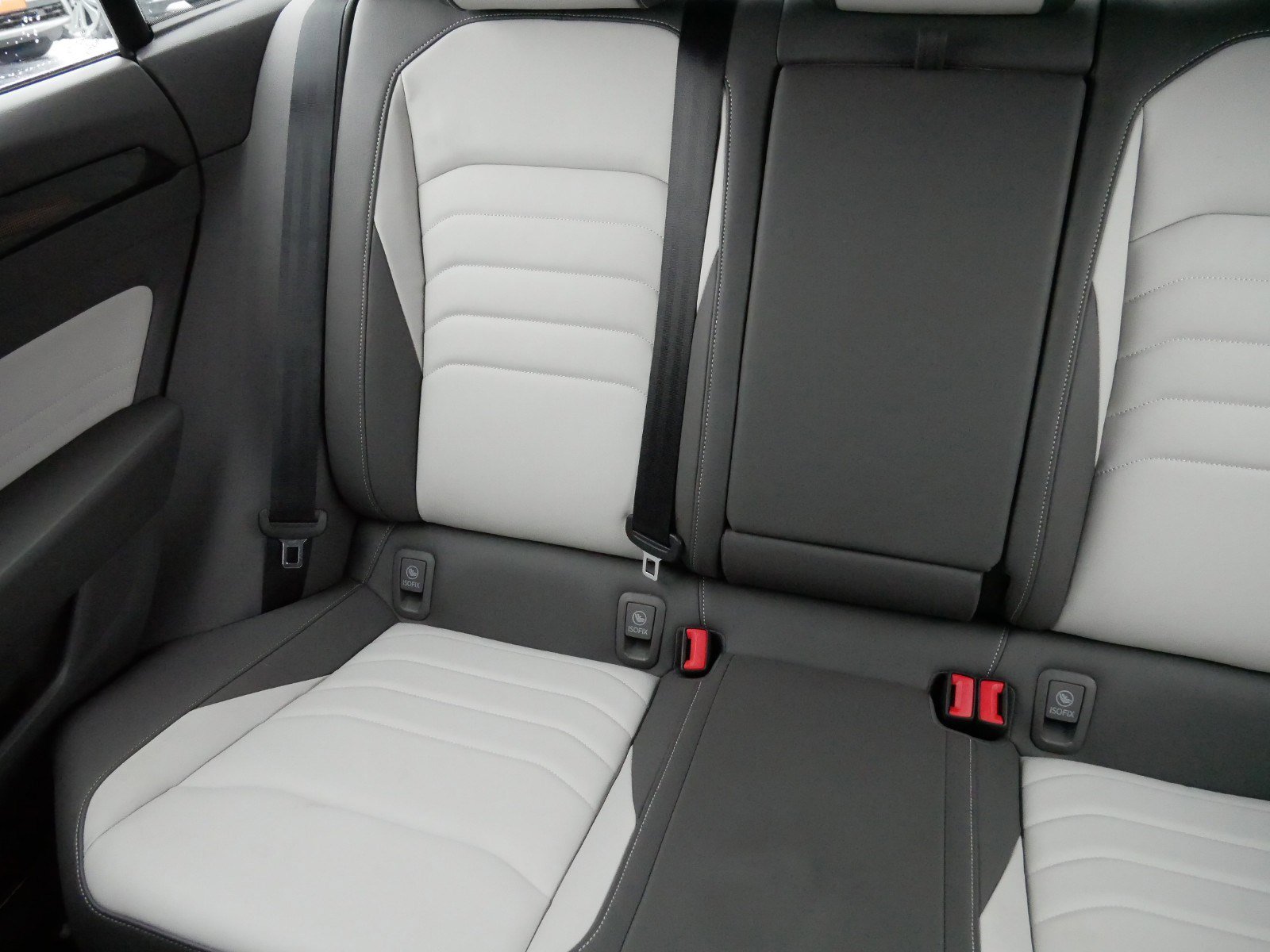 Used 2023 Volkswagen Arteon SEL Premium image 12