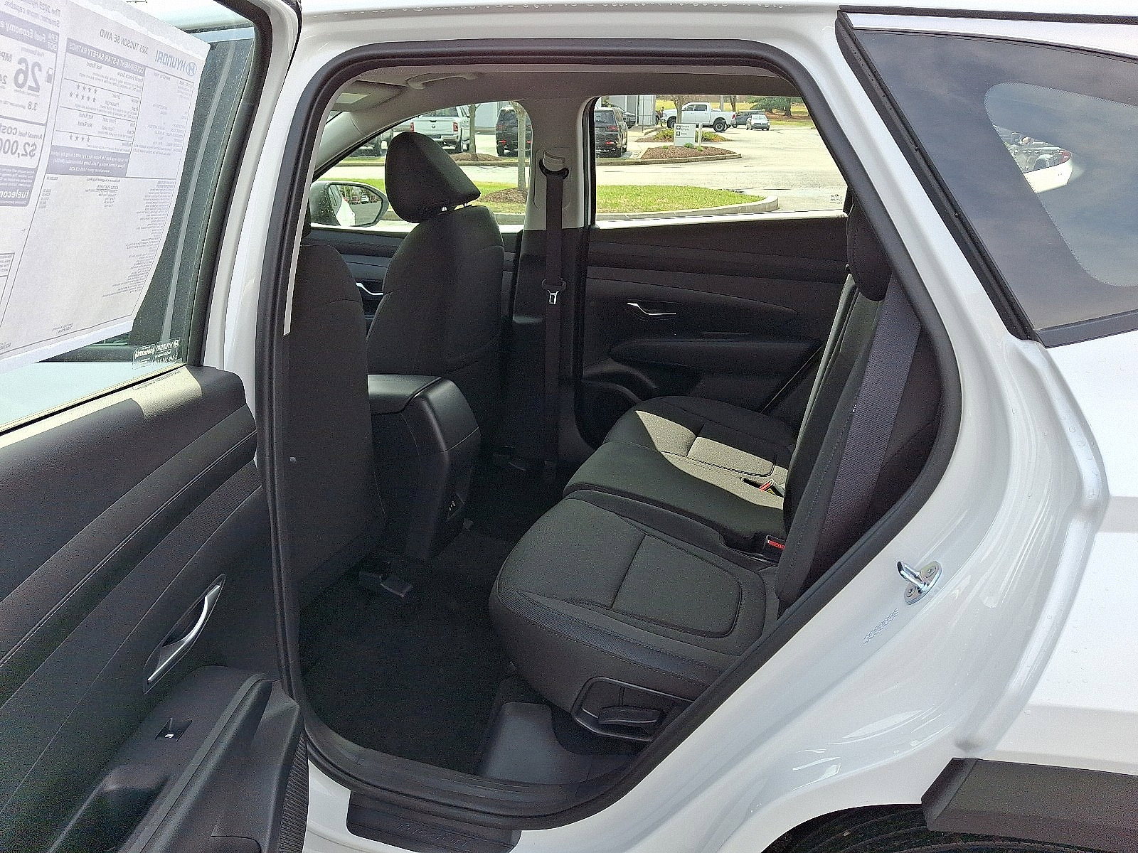 Certified 2025 Hyundai Tucson SE image 6