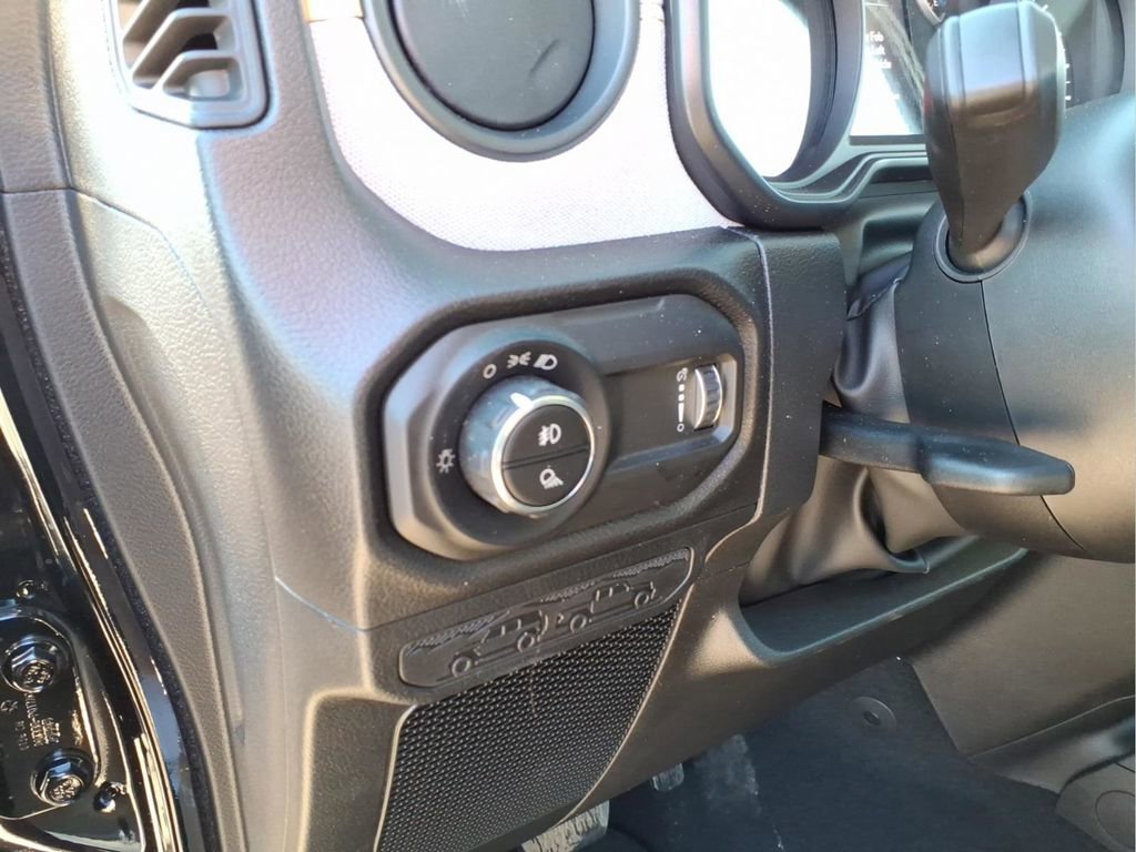 New 2026 Jeep Gladiator Sport image 17