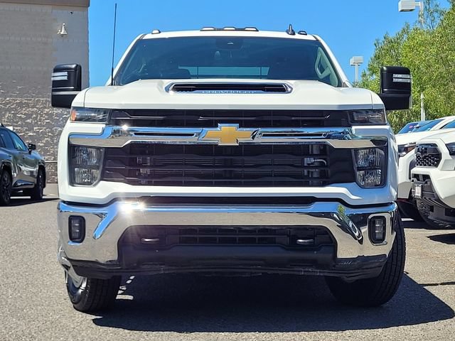 Used 2024 Chevrolet Silverado 3500 LT w/ Convenience Package AWD/4WD image 3
