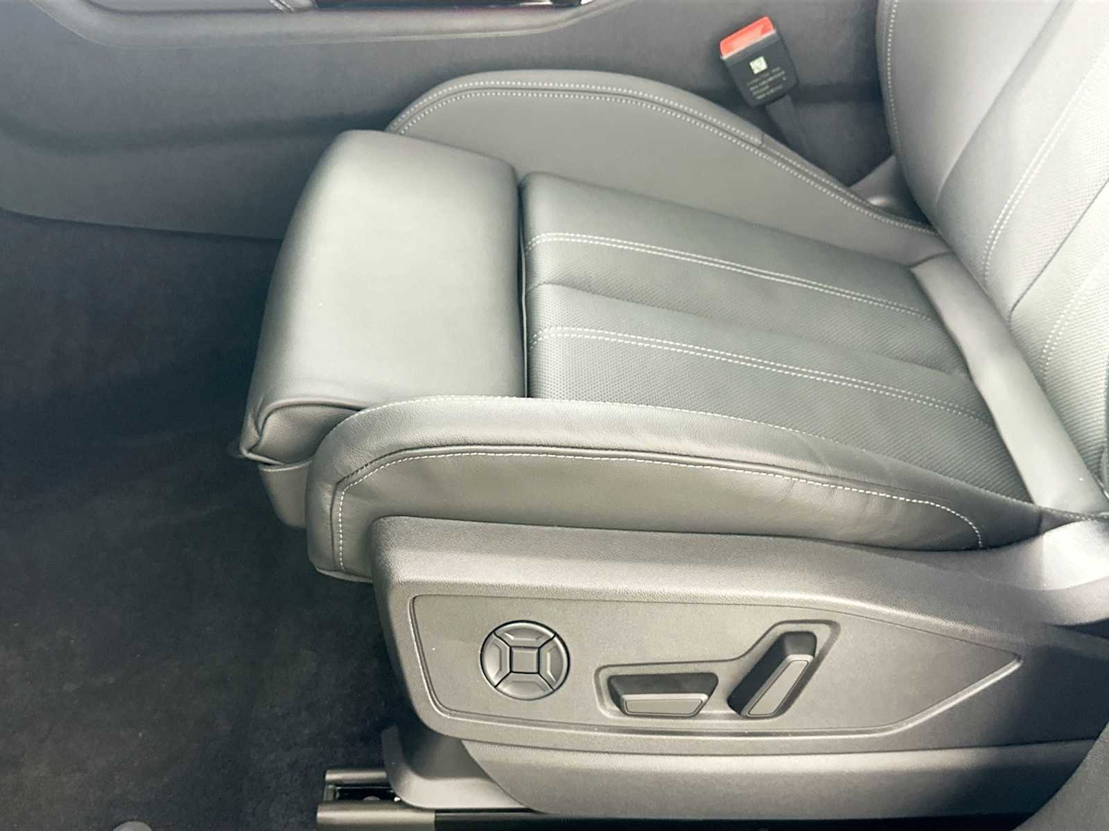 New 2025 Audi Q5 Prestige image 17