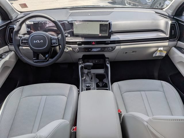 Used 2025 Kia Sorento EX FWD image 14