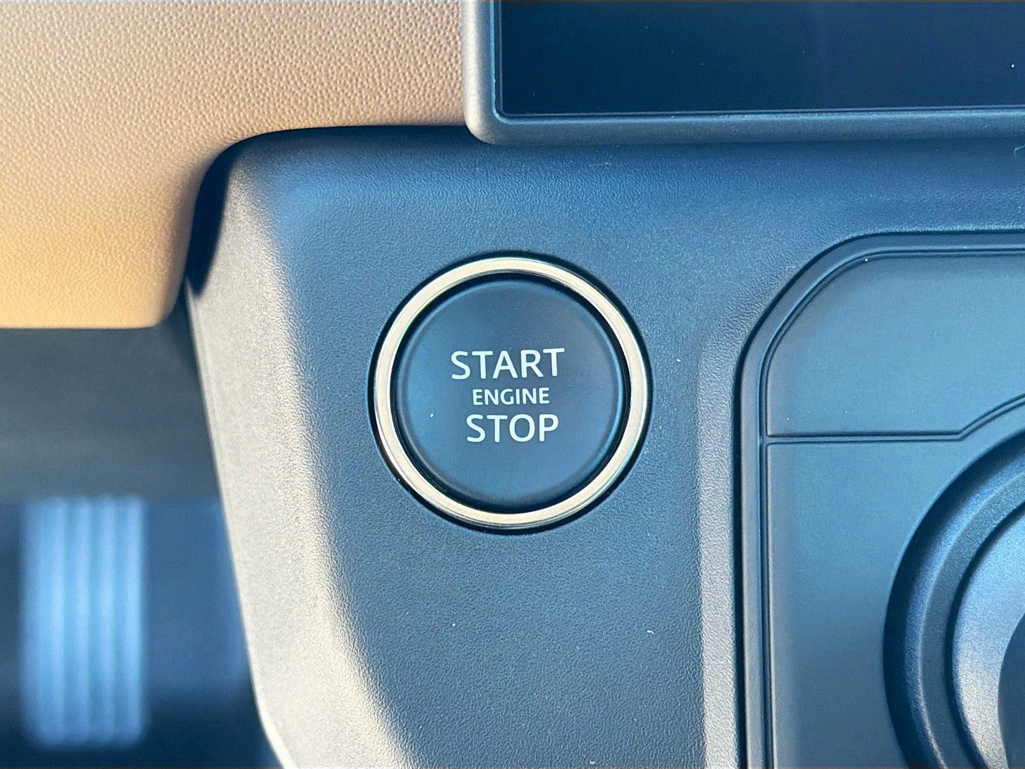 New 2026 Land Rover Defender 110 X-Dynamic SE image 34