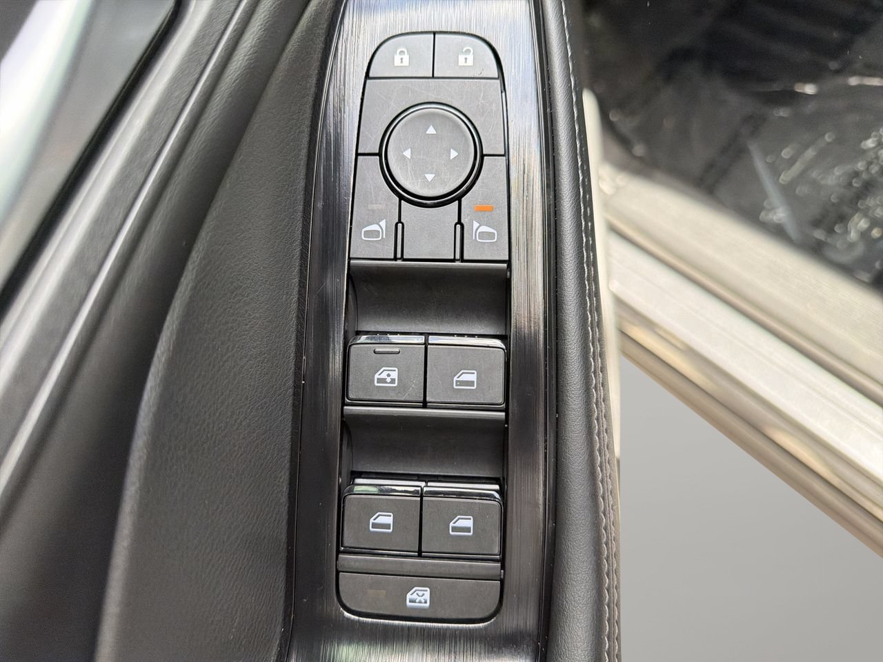Used 2026 Nissan Rogue SV FWD image 17