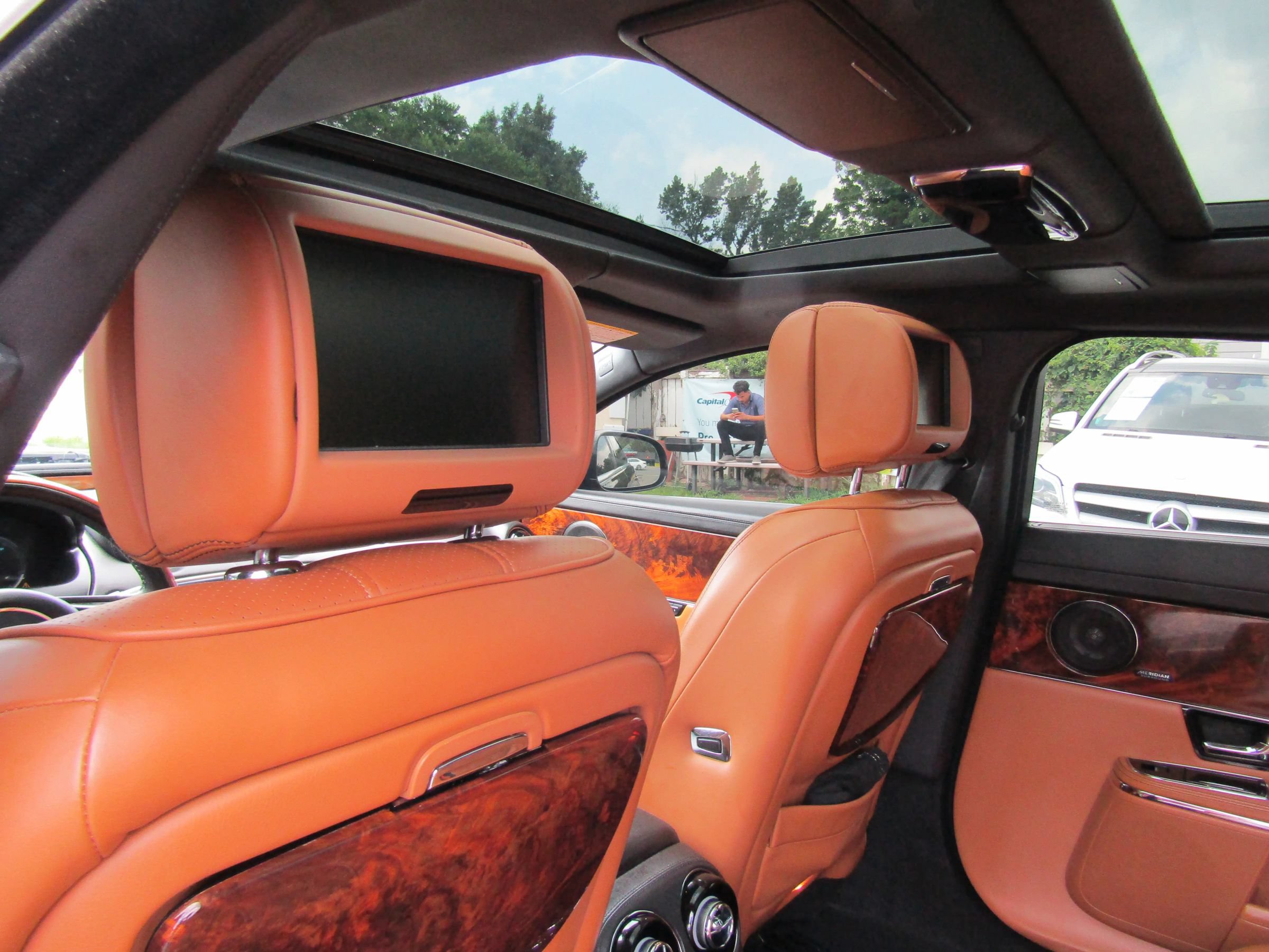 Used 2013 Jaguar XJ L Supersport RWD image 15