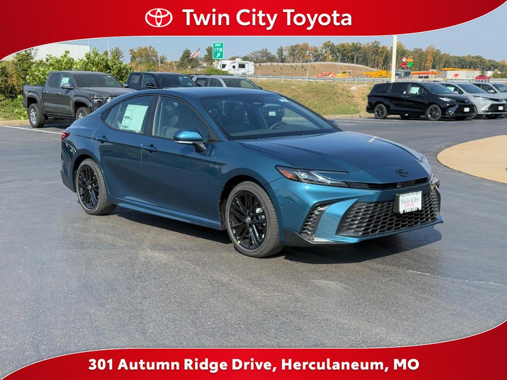 New 2026 Toyota Camry Hybrid image 1