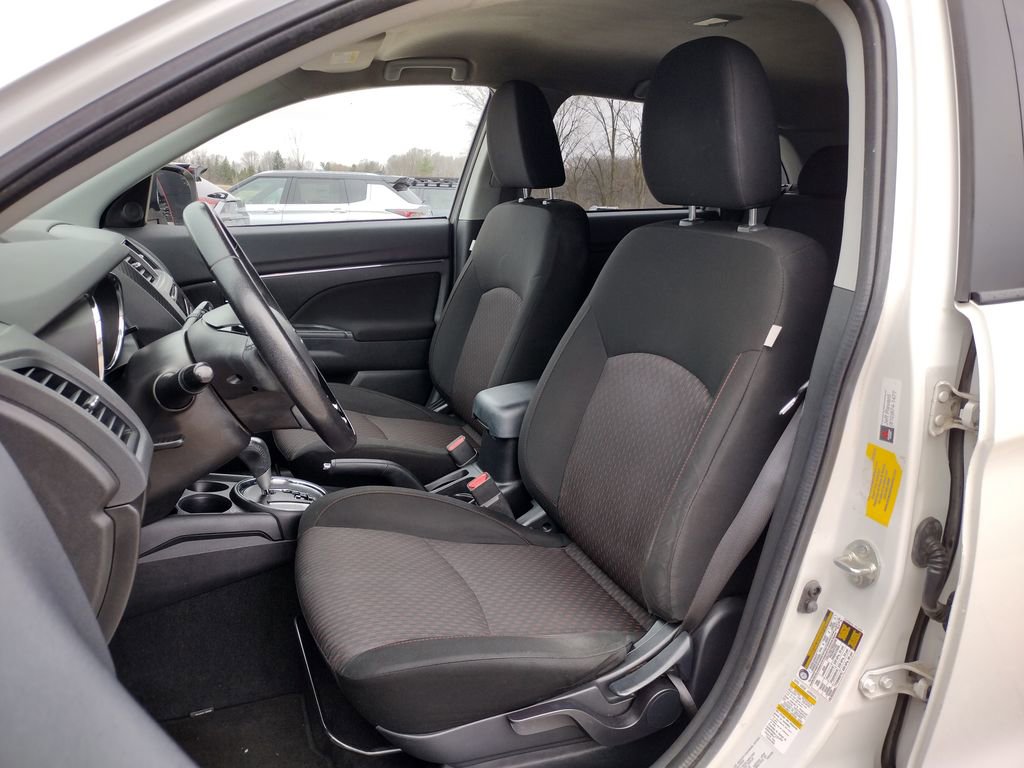 Used 2017 Mitsubishi Outlander Sport ES FWD image 2