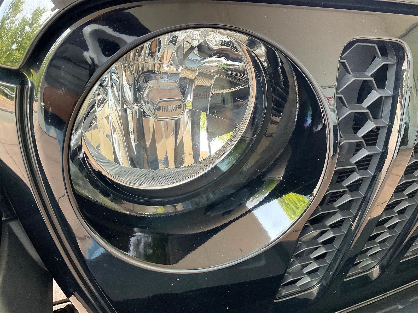 Used 2020 Jeep Gladiator Sport w/ Quick Order Package 24S AWD/4WD image 31