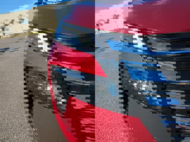 Used 2025 Nissan Rogue S image 10