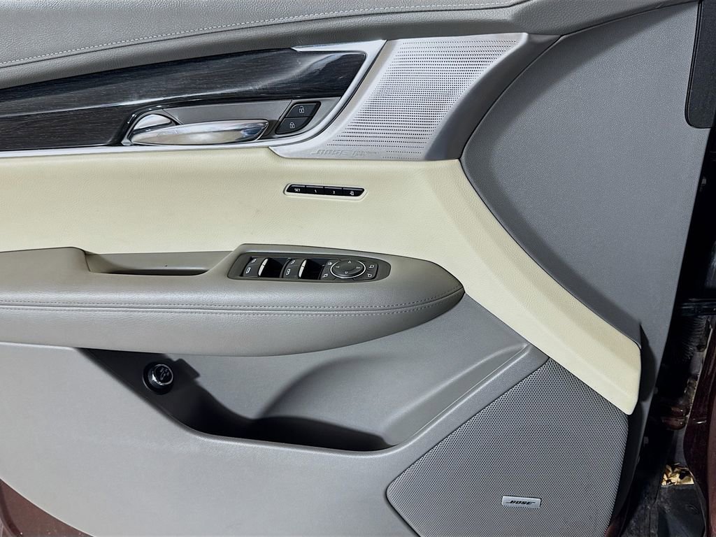 Used 2022 Cadillac XT6 Premium Luxury w/ Technology Package FWD image 16