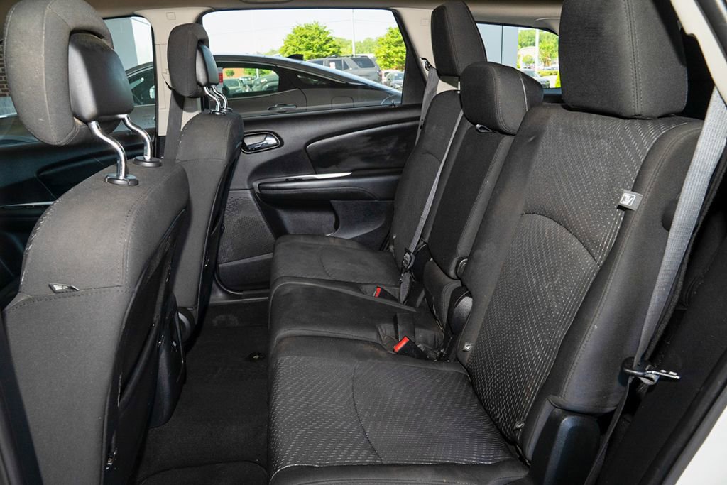 Used 2018 Dodge Journey SXT w/ Blacktop Package FWD image 8
