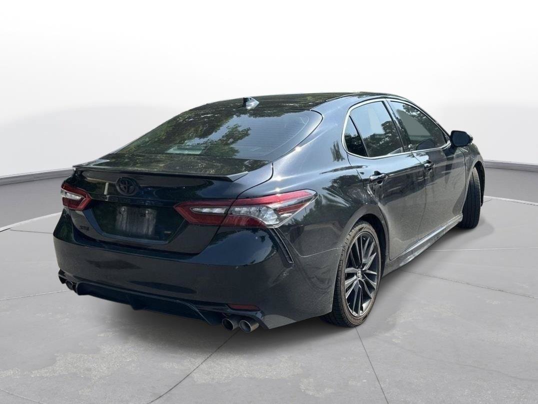 Used 2021 Toyota Camry XSE FWD image 6