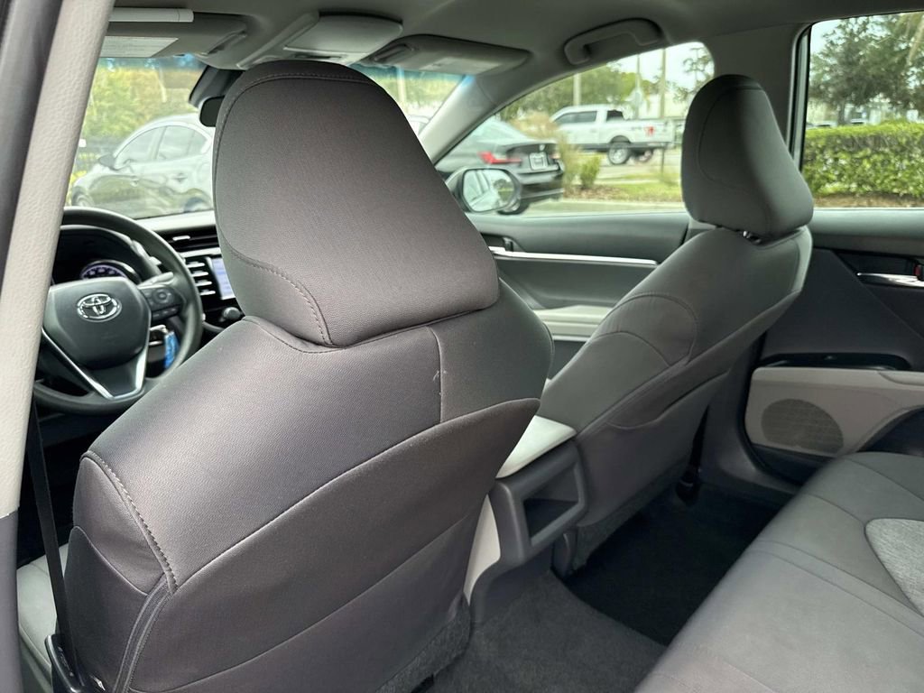 Used 2020 Toyota Camry LE image 14